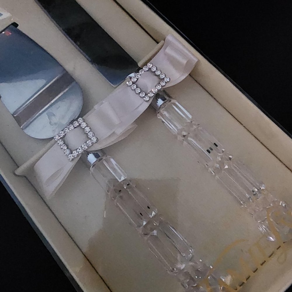 Beautiful NWOT Cake & Knife Server Set - Picture 2 of 2